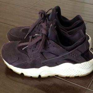 Purple nike huraches